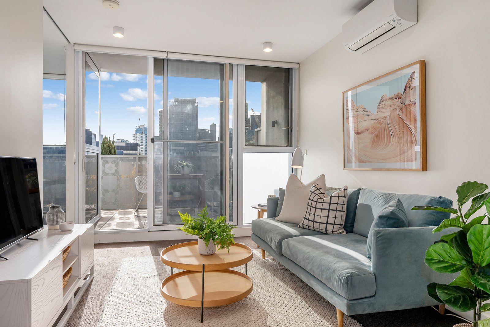 Gallery: 402/244 Dorcas Street