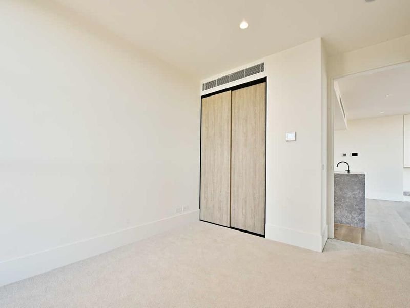 Gallery: 402/525 High Street