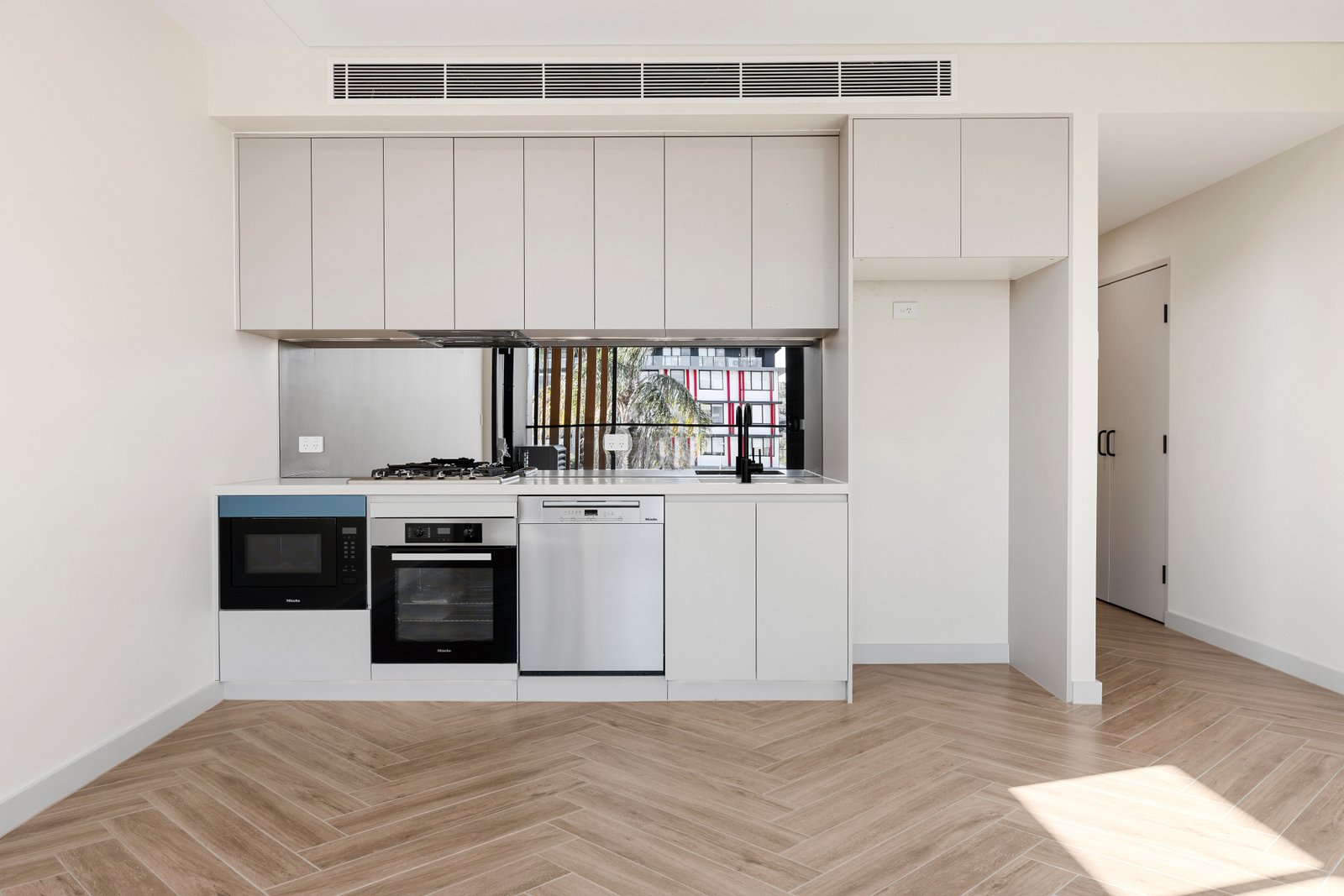 402/6 Lacey Street KOGARAH BAY 4