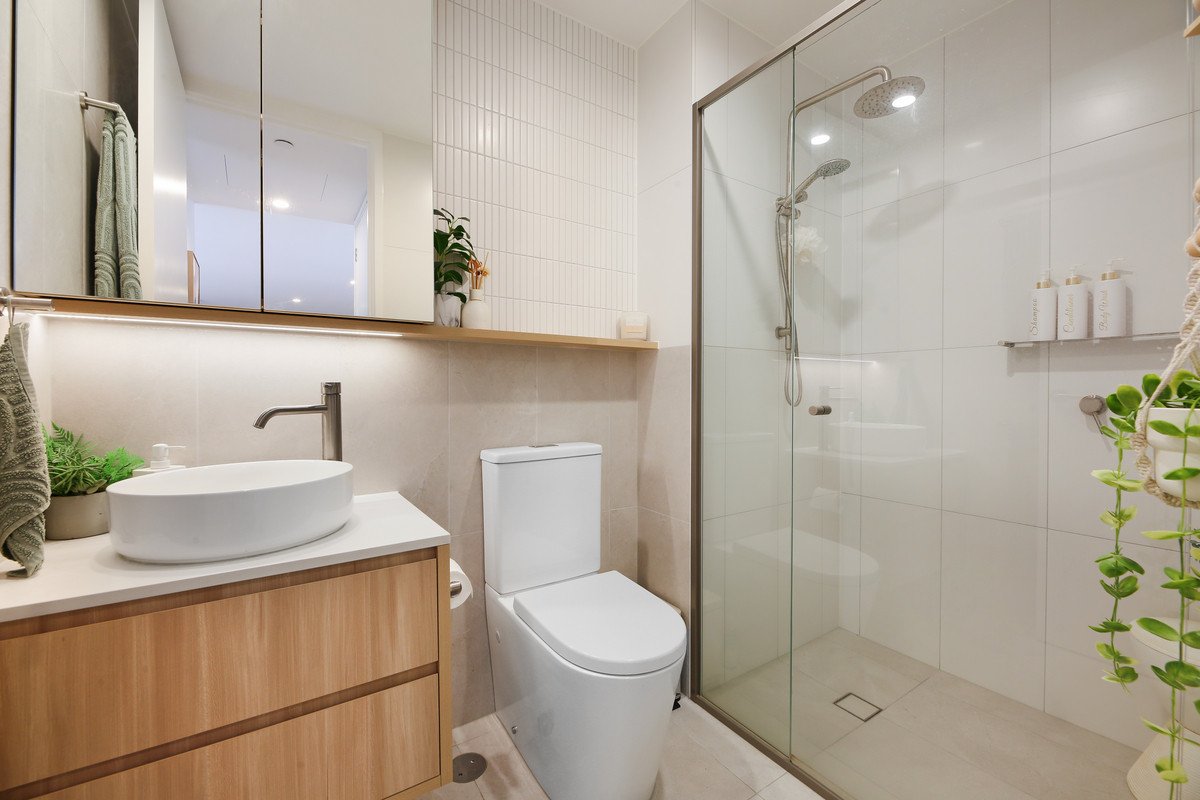 402/6 Second Avenue Burleigh Heads 23