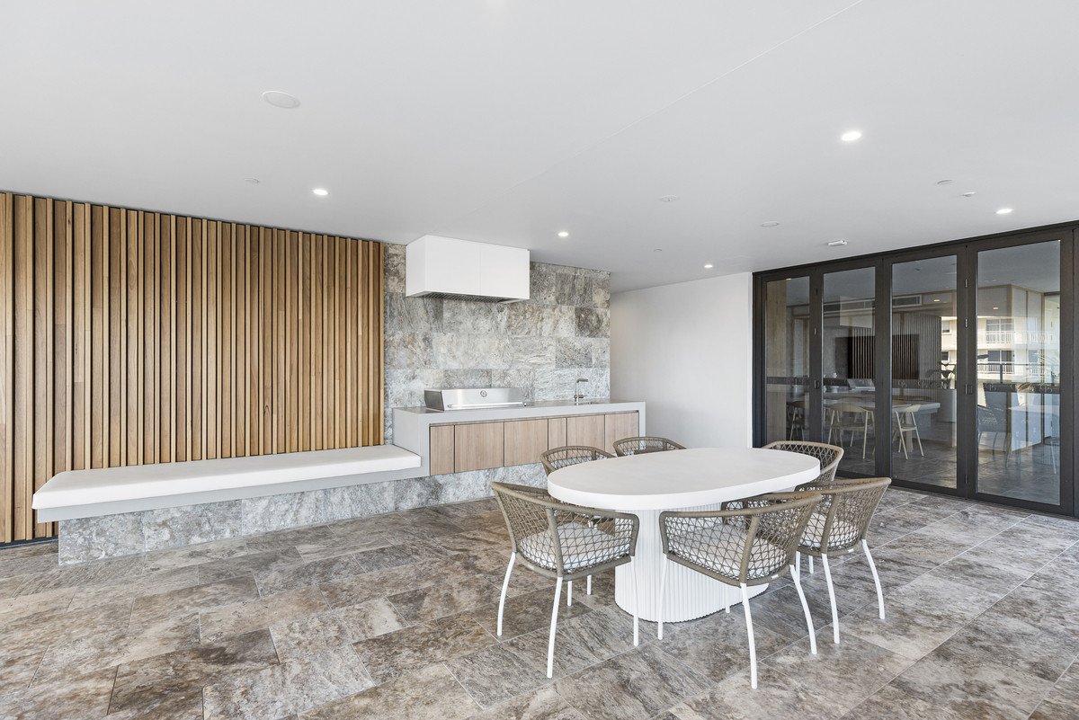 402/6 Second Avenue Burleigh Heads 22
