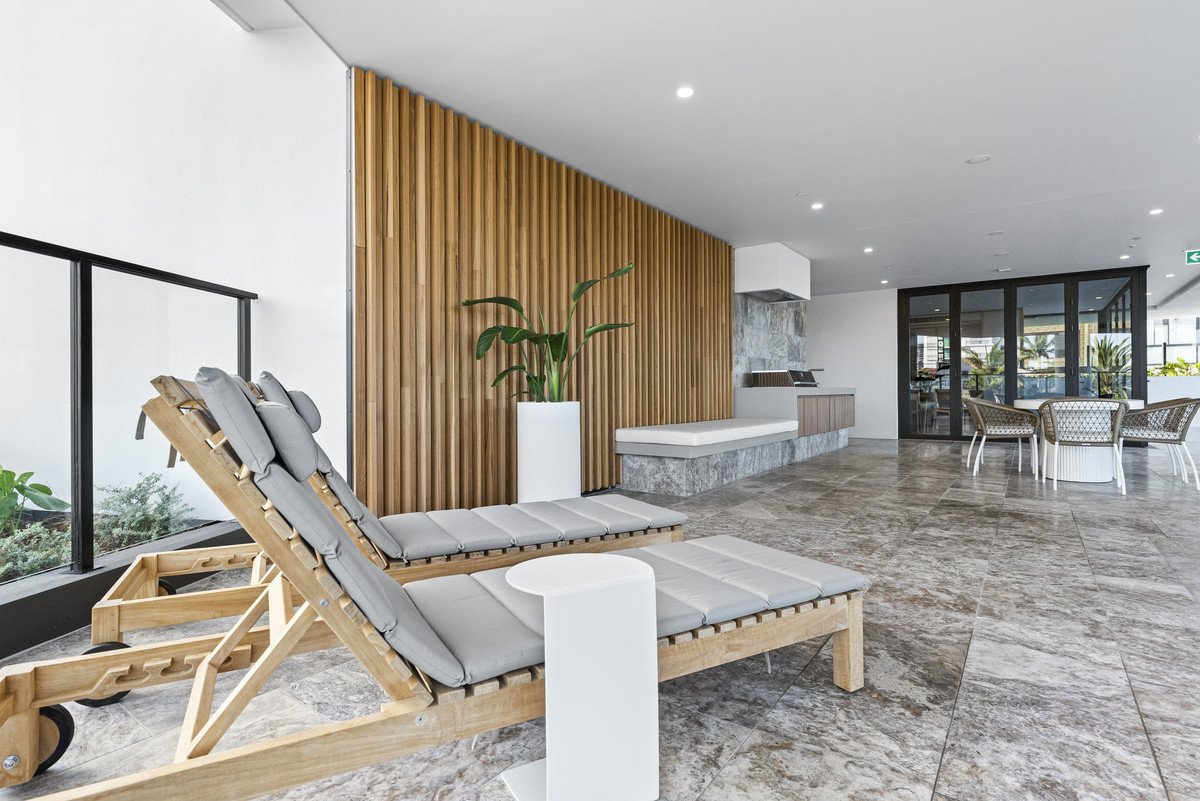 402/6 Second Avenue Burleigh Heads 23