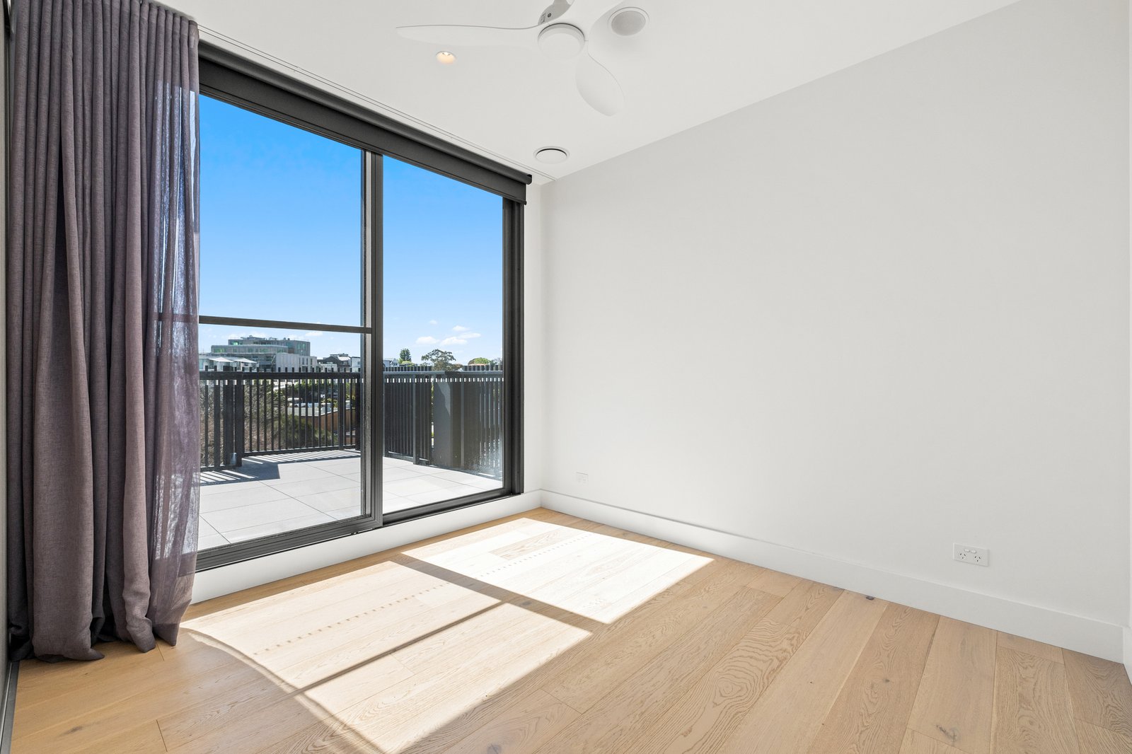 Gallery: 402/6b Koolkuna Lane