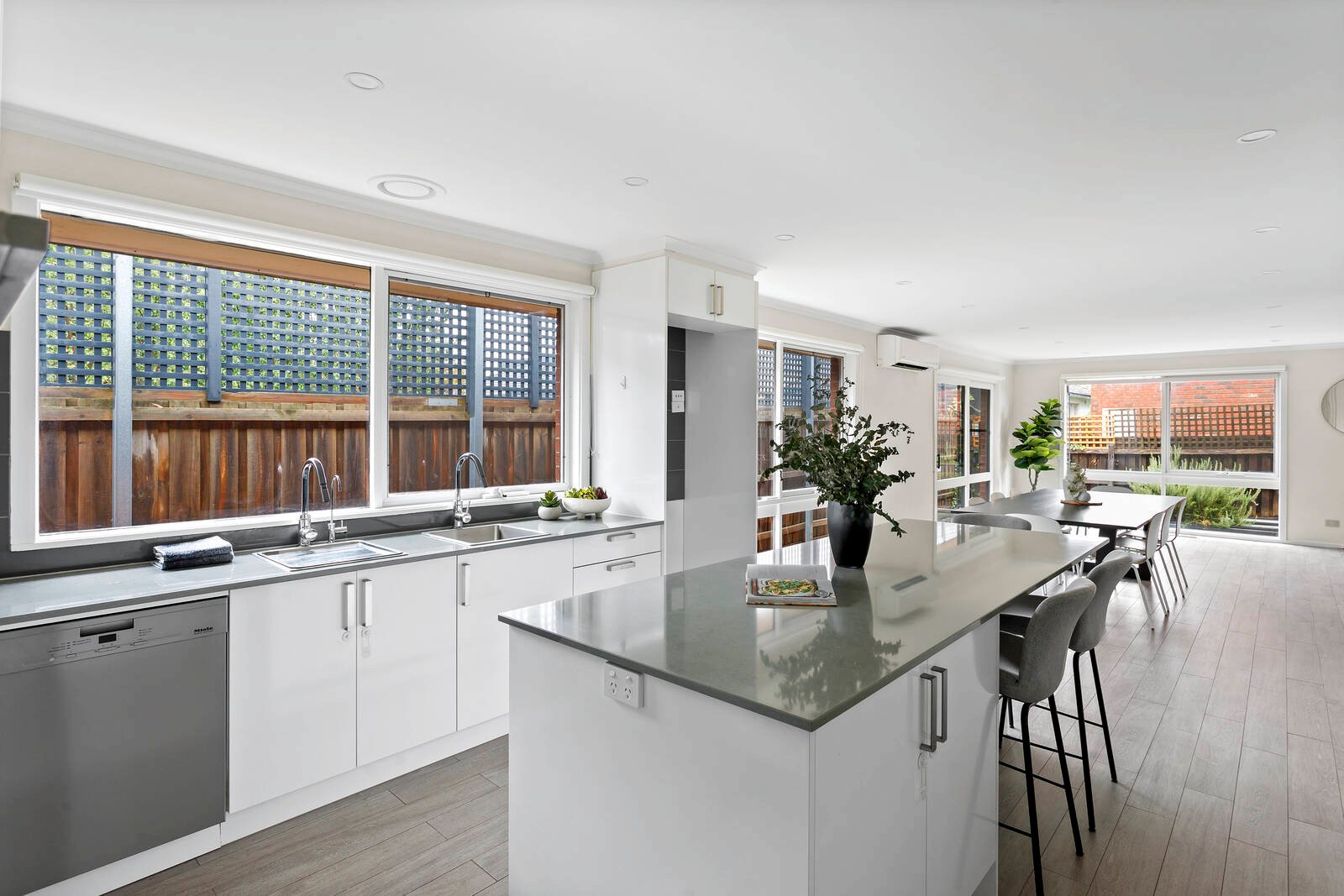 Real Estate and Property in 402B Glen Eira Road, Caulfield, VIC