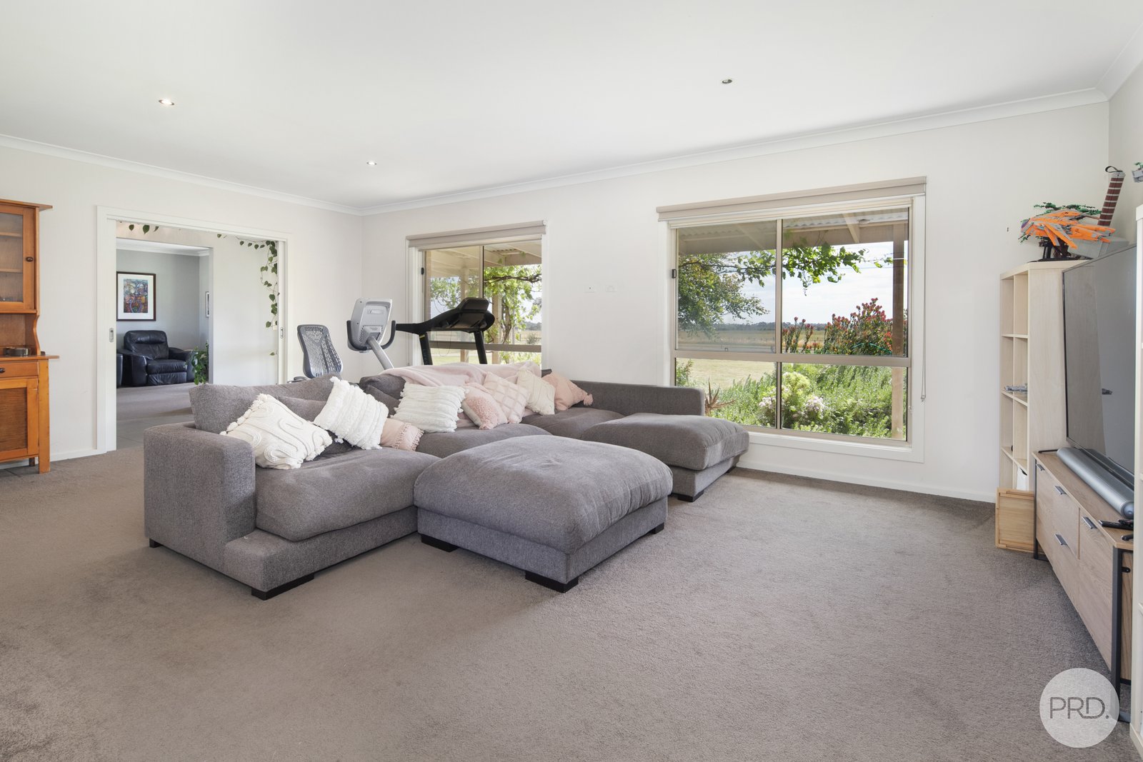 403 Dowling Road MITCHELL PARK 8