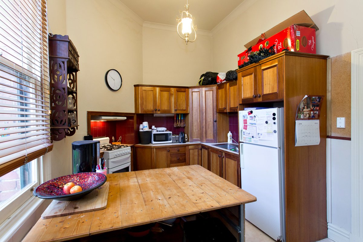 Gallery: 403 Lydiard Street North