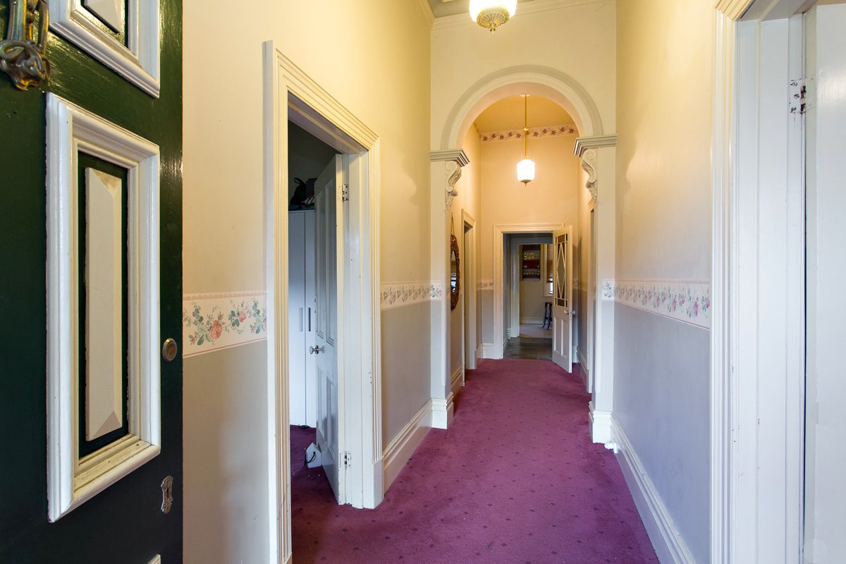 Gallery: 403 Lydiard Street North