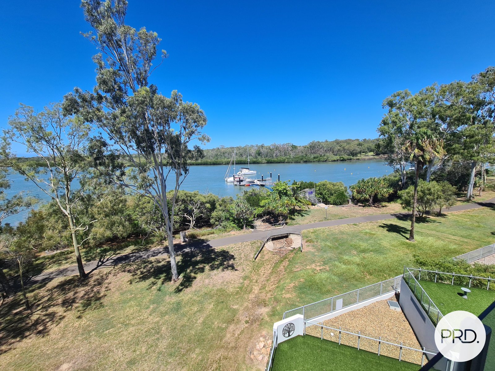 403/10 WYNDHAM Avenue BOYNE ISLAND 4