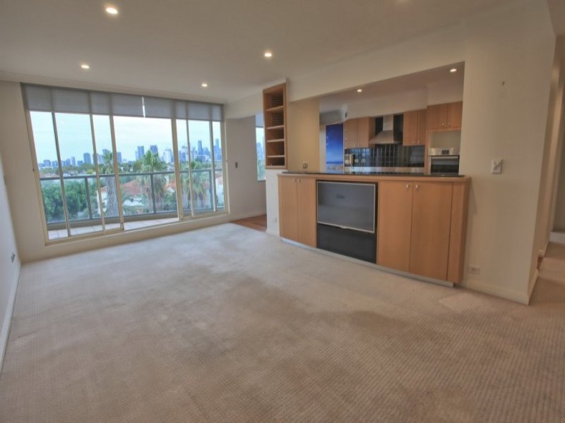 Gallery: 403/107 Beach Street