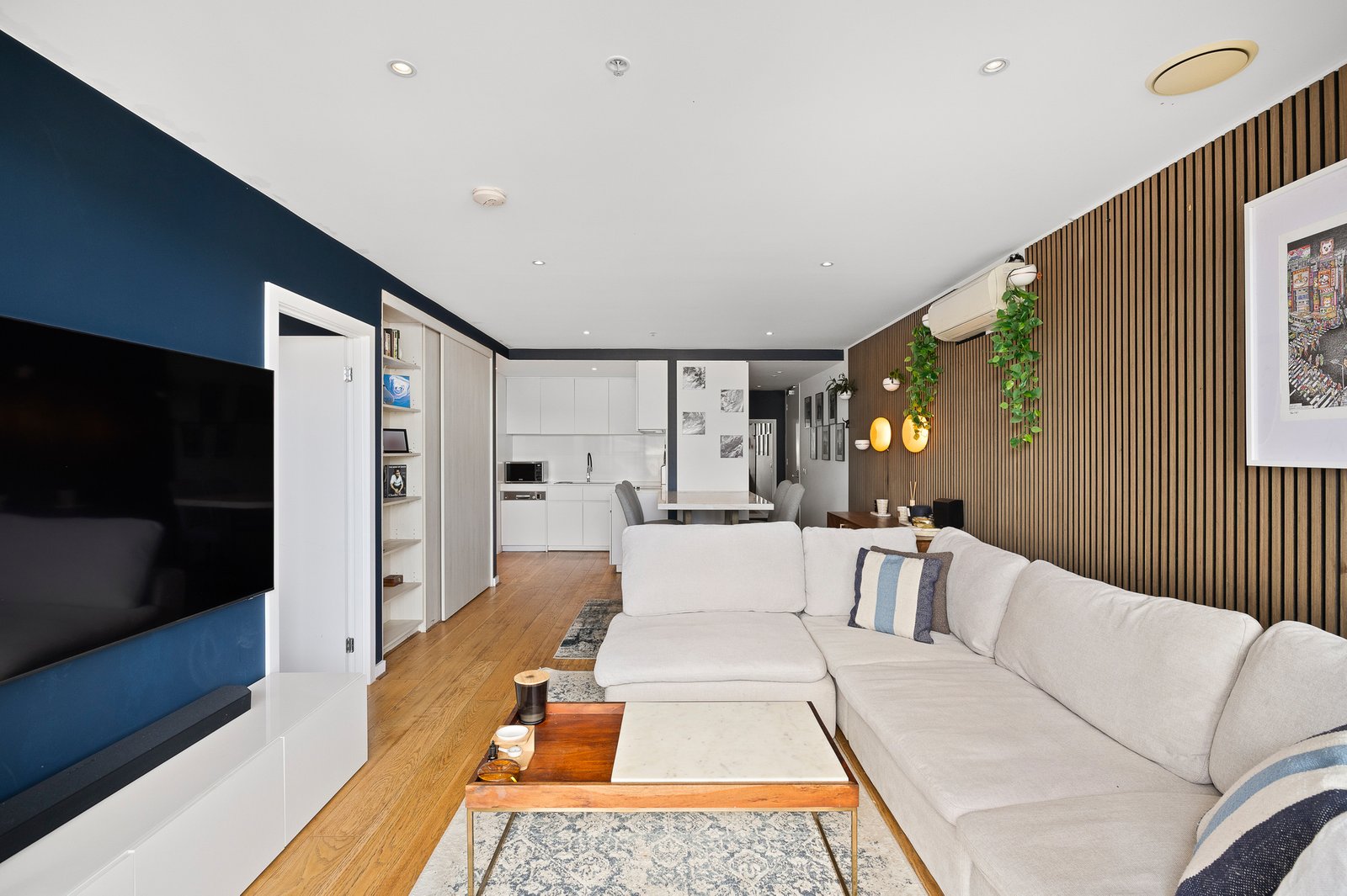 Gallery: 403/13 Wellington Street