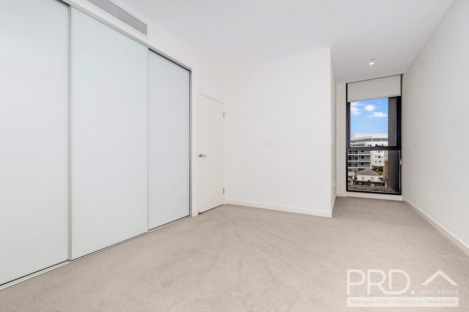 403/31 Treacy Street HURSTVILLE 4