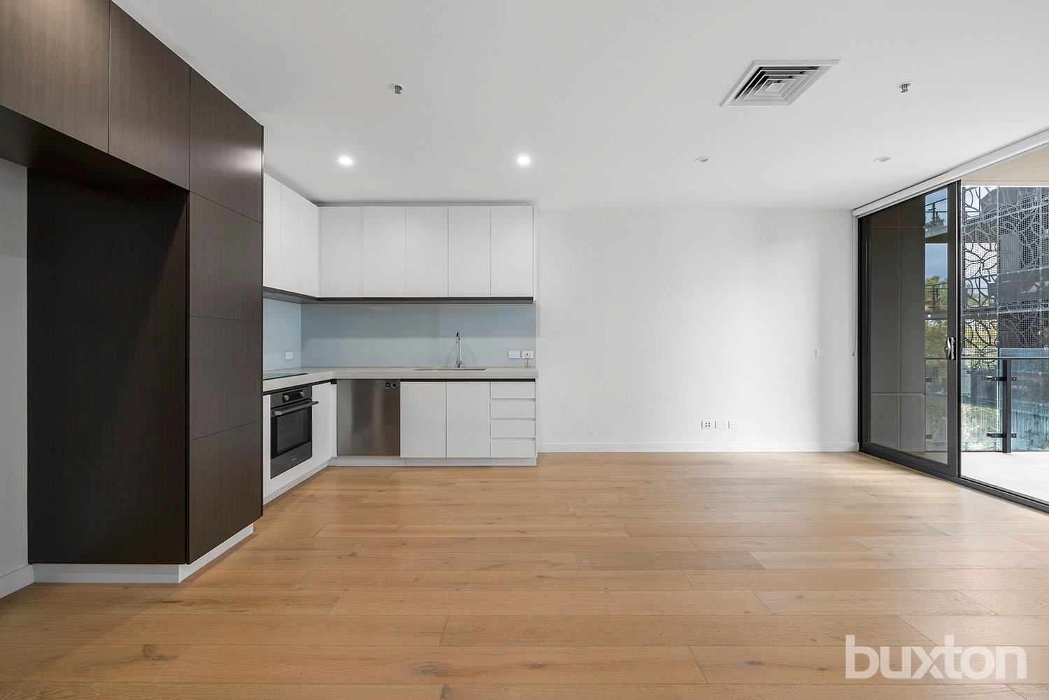 Gallery: 403/5B Remington Drive