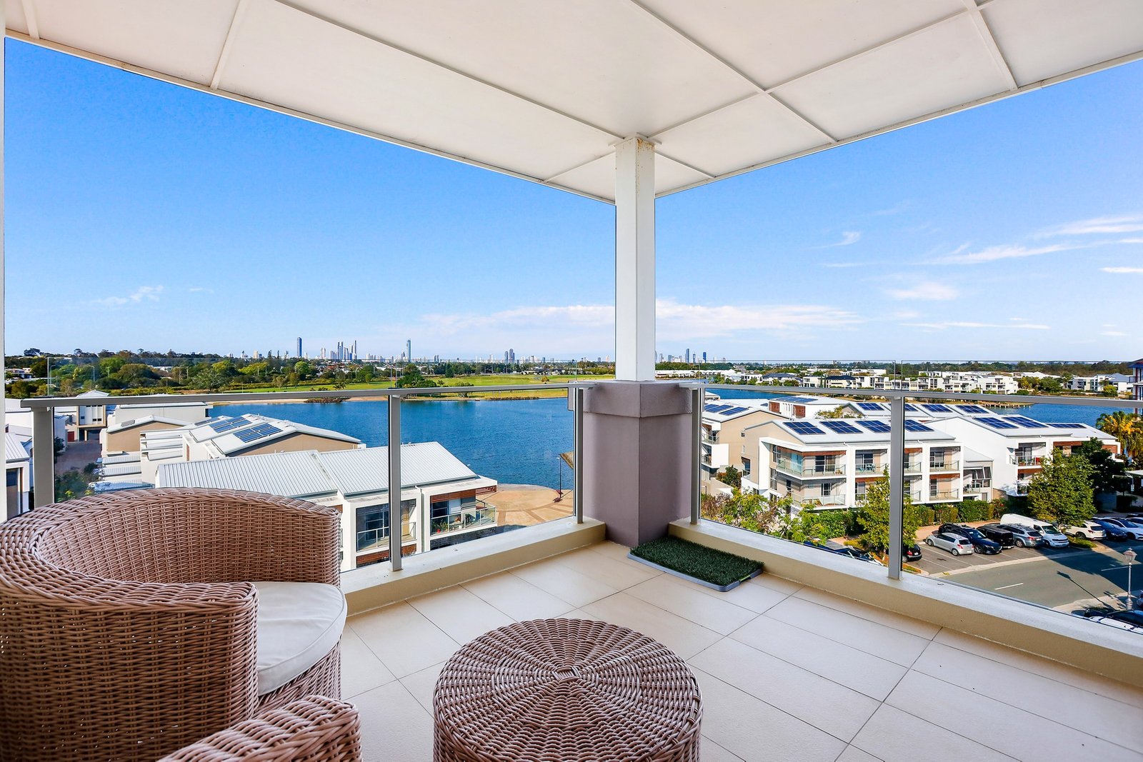 4039/3027 The Boulevard CARRARA 2