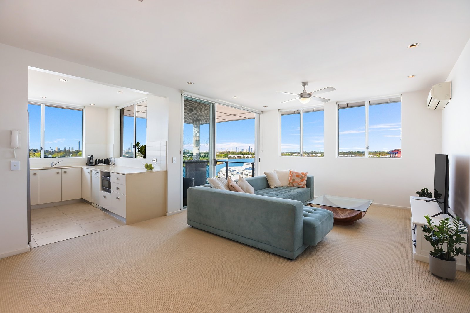 4039/3027 The Boulevard CARRARA 4