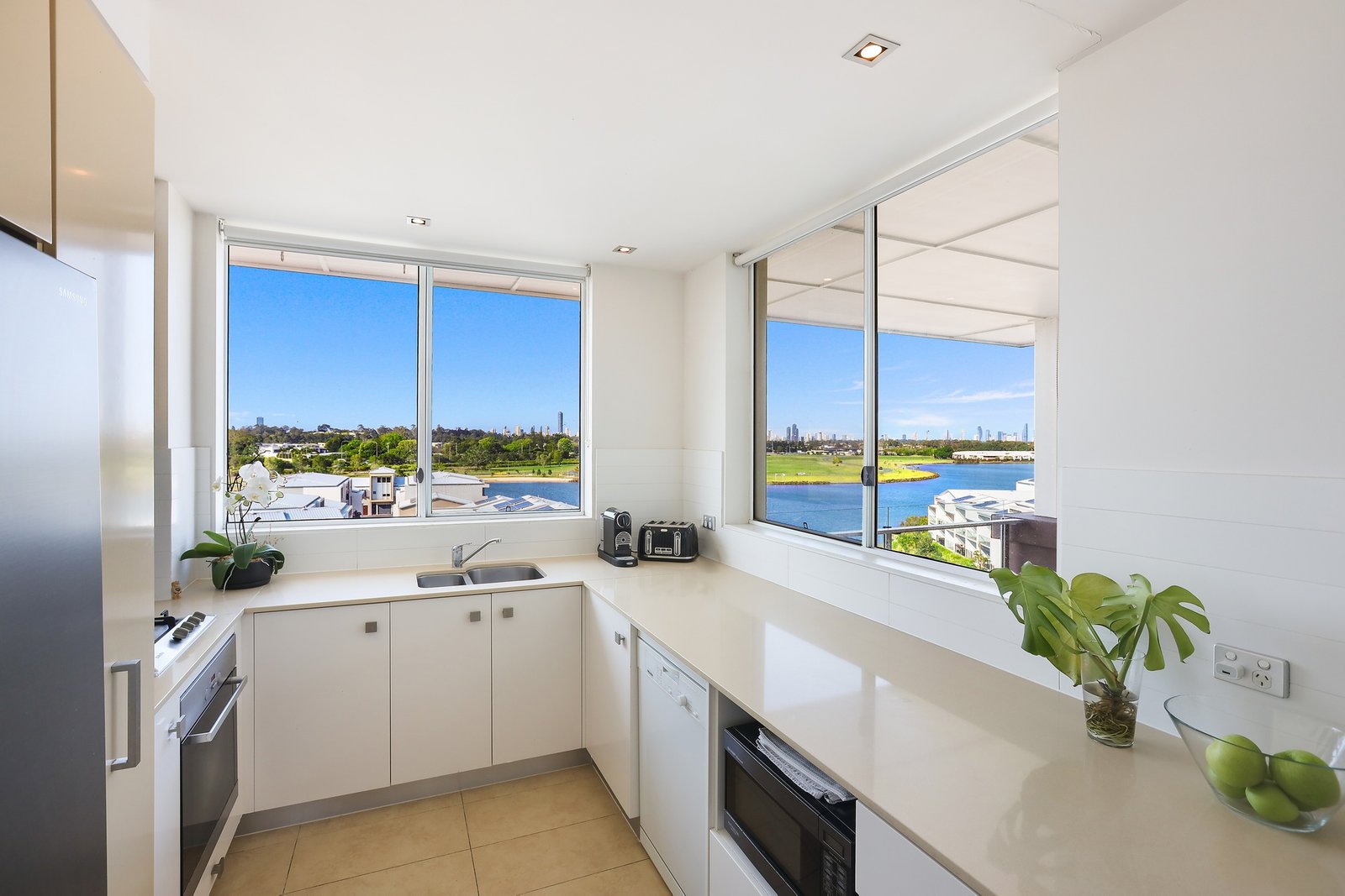 4039/3027 The Boulevard CARRARA 5