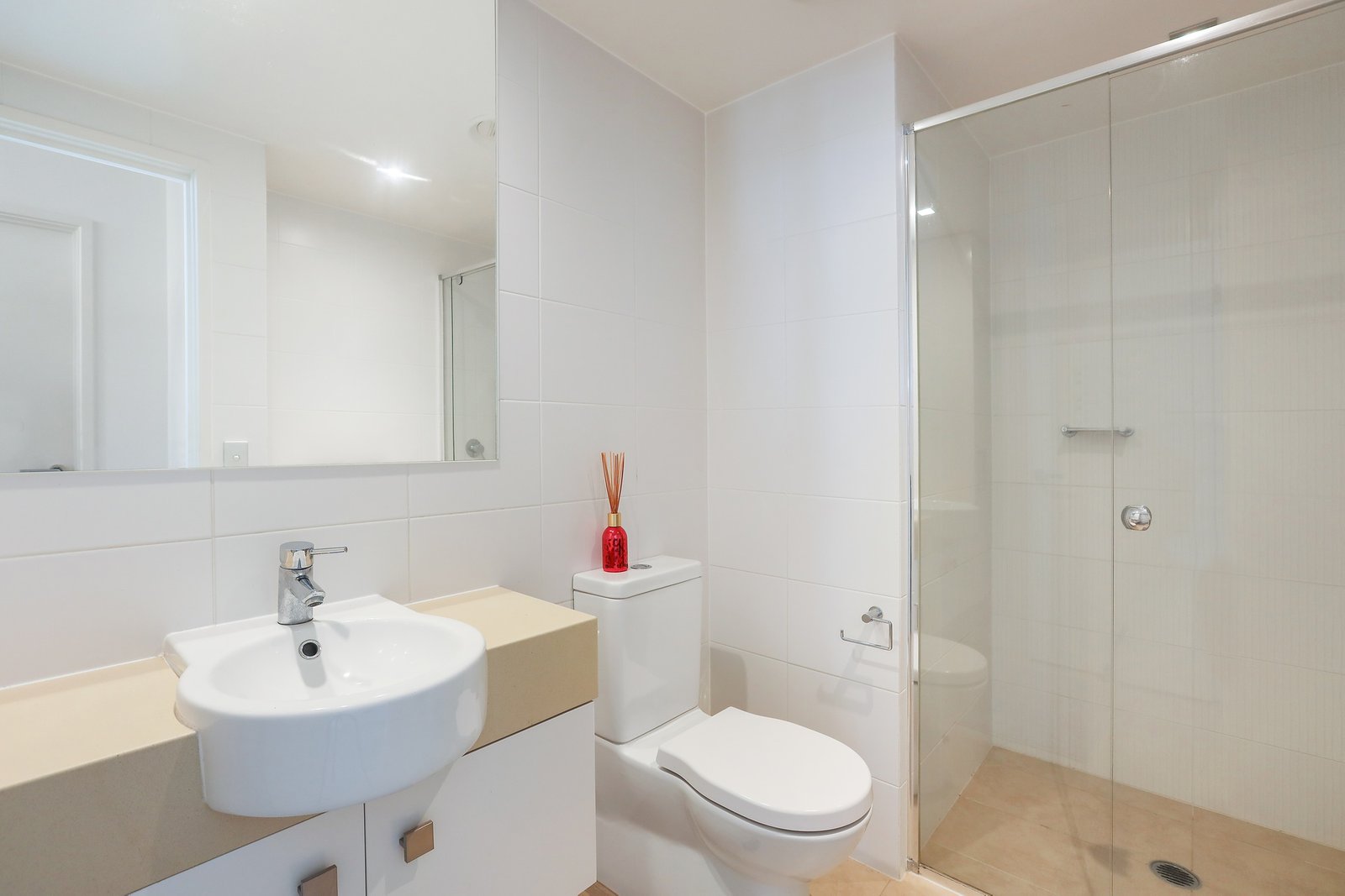 4039/3027 The Boulevard CARRARA 10