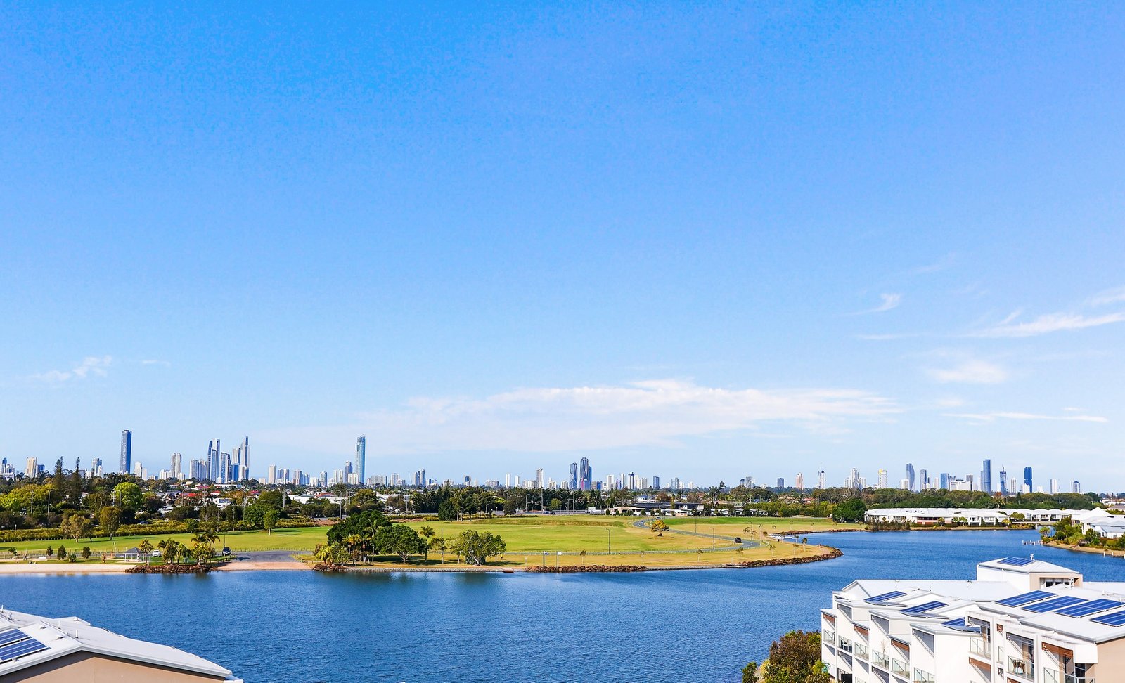 4039/3027 The Boulevard CARRARA 11