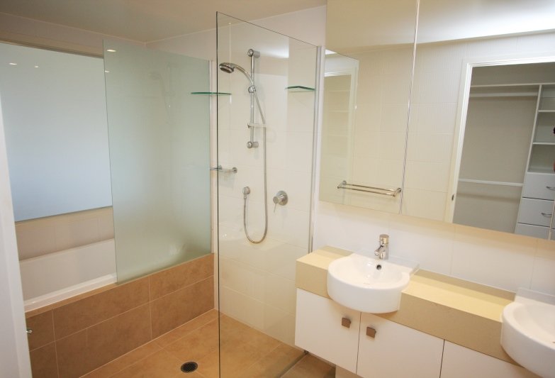 4039/3027 The Boulevard CARRARA 8