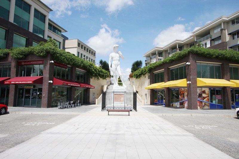 4039/3027 The Boulevard CARRARA 11