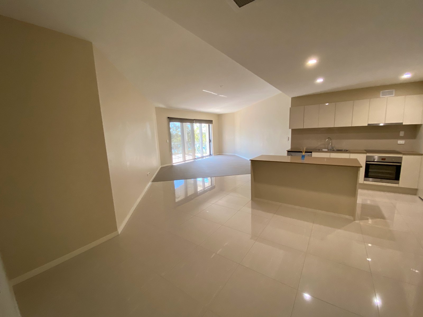 404/10 WYNDHAM Avenue BOYNE ISLAND 2