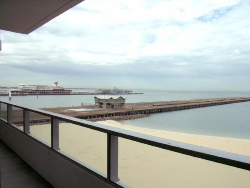 Gallery: 404/155 Beach Street