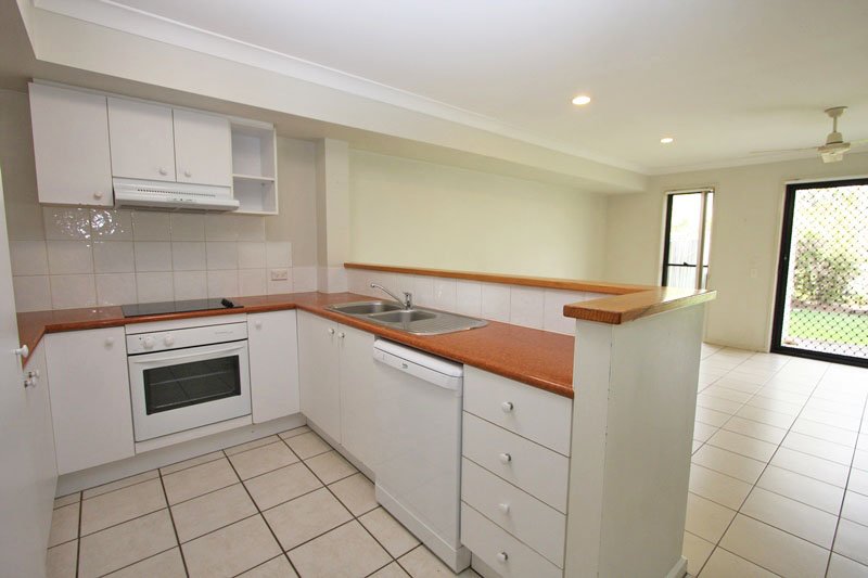 404/2 Gentian Drive ARUNDEL 4