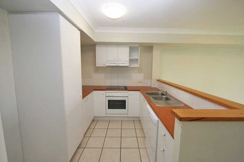 404/2 Gentian Drive ARUNDEL 5