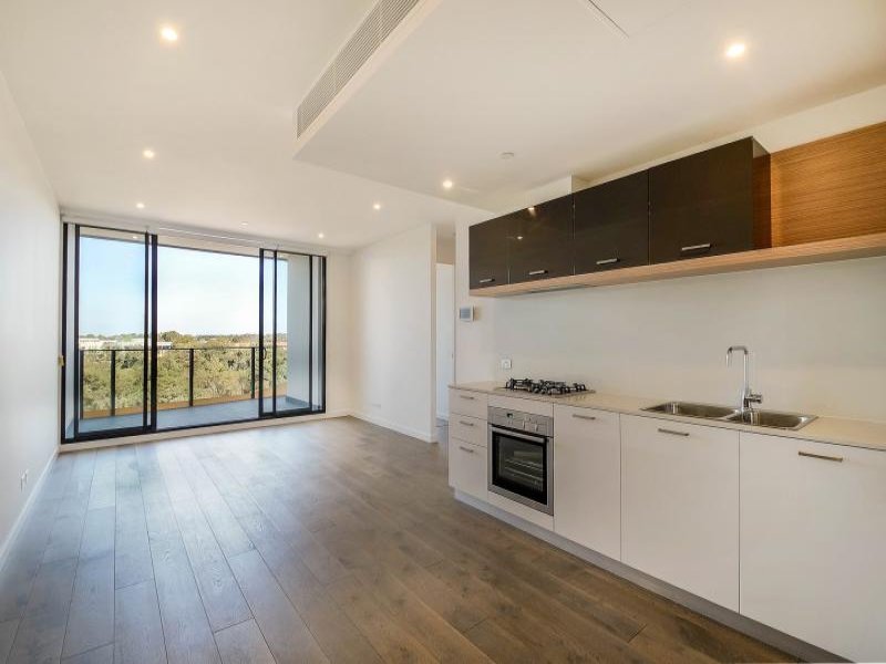 Gallery: 4.04/222 Bay Road
