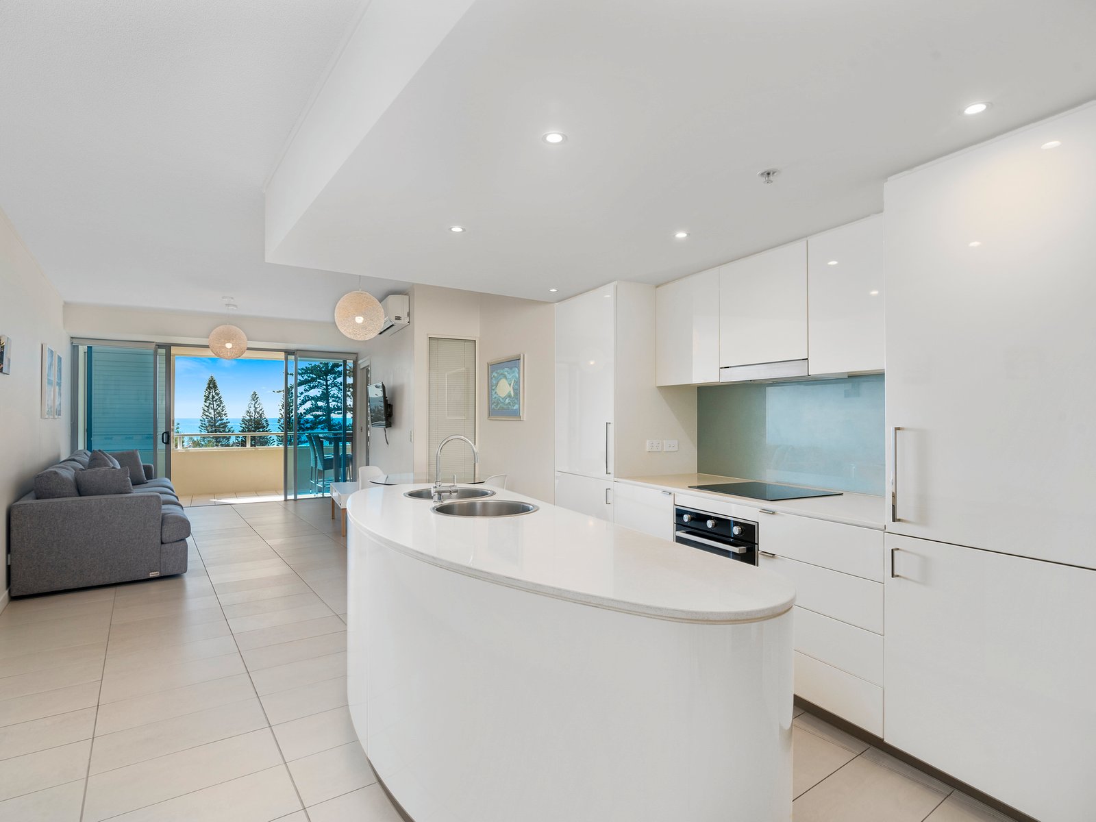 404/3 Mclean St  COOLANGATTA 2