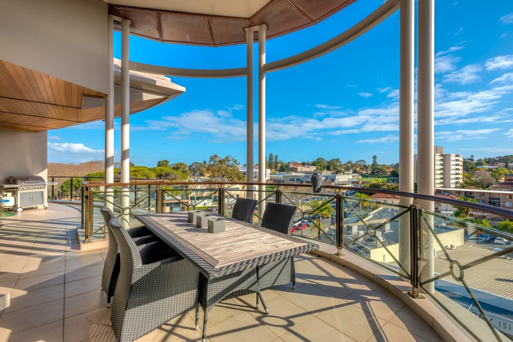 404/40 St Quentin Avenue CLAREMONT 2