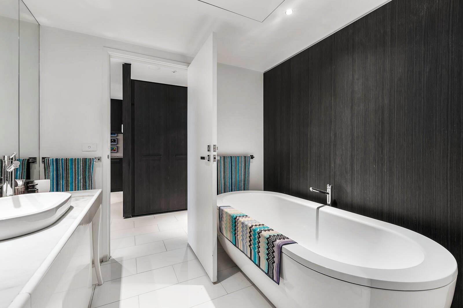 Real Estate and Property in 404/454 St Kilda Road, Melbourne, VIC