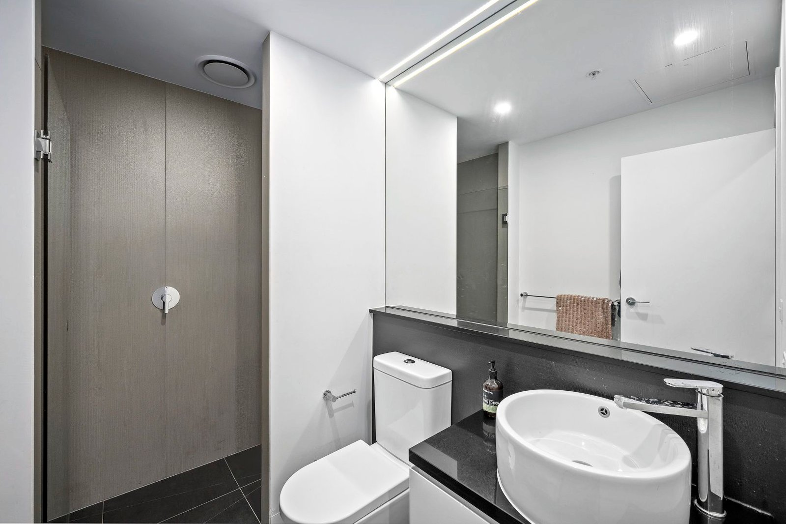 Real Estate and Property in 404/5 Sovereign Point Court, Doncaster, VIC