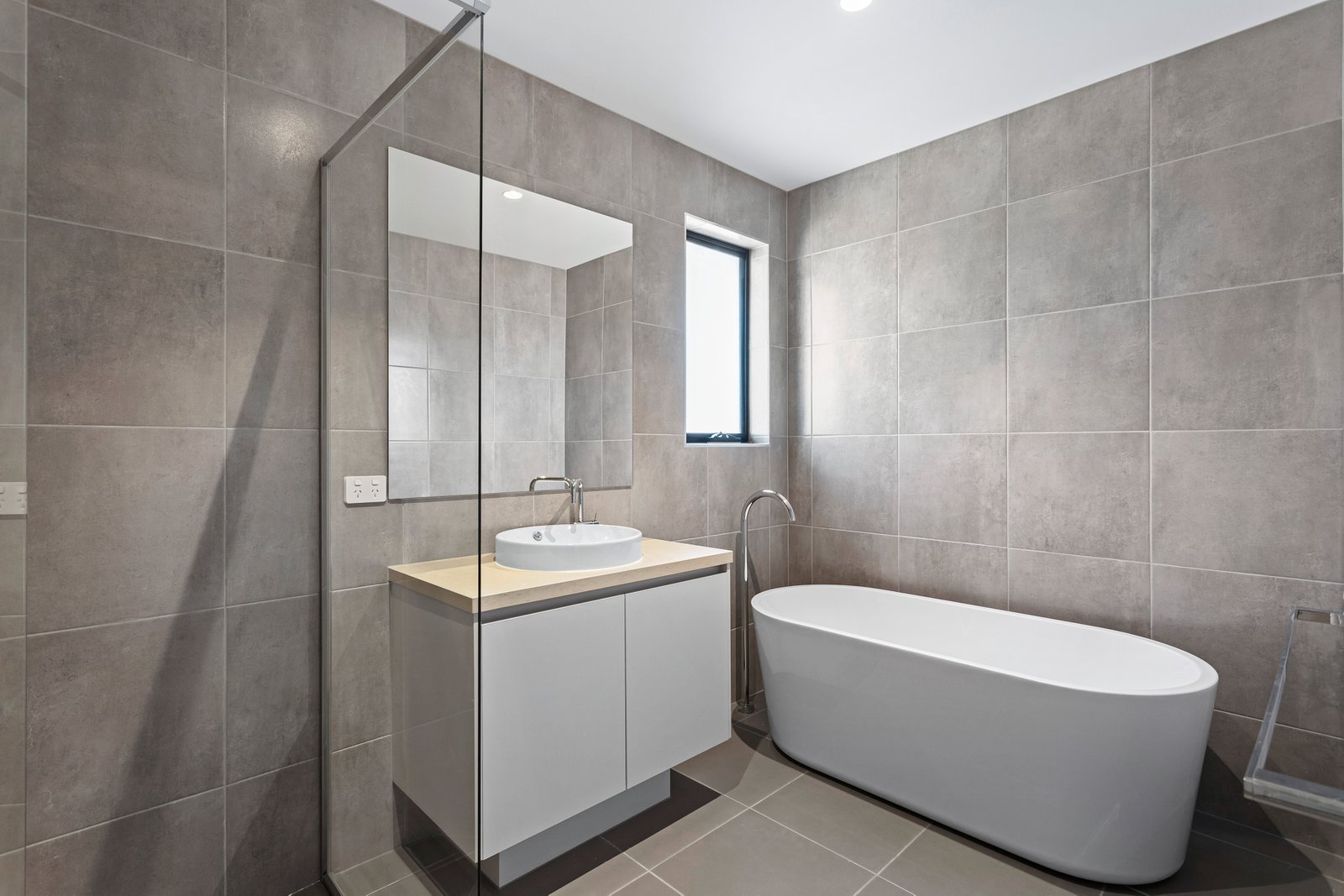 Real Estate and Property in 404B Chesterville Road, Bentleigh East, VIC