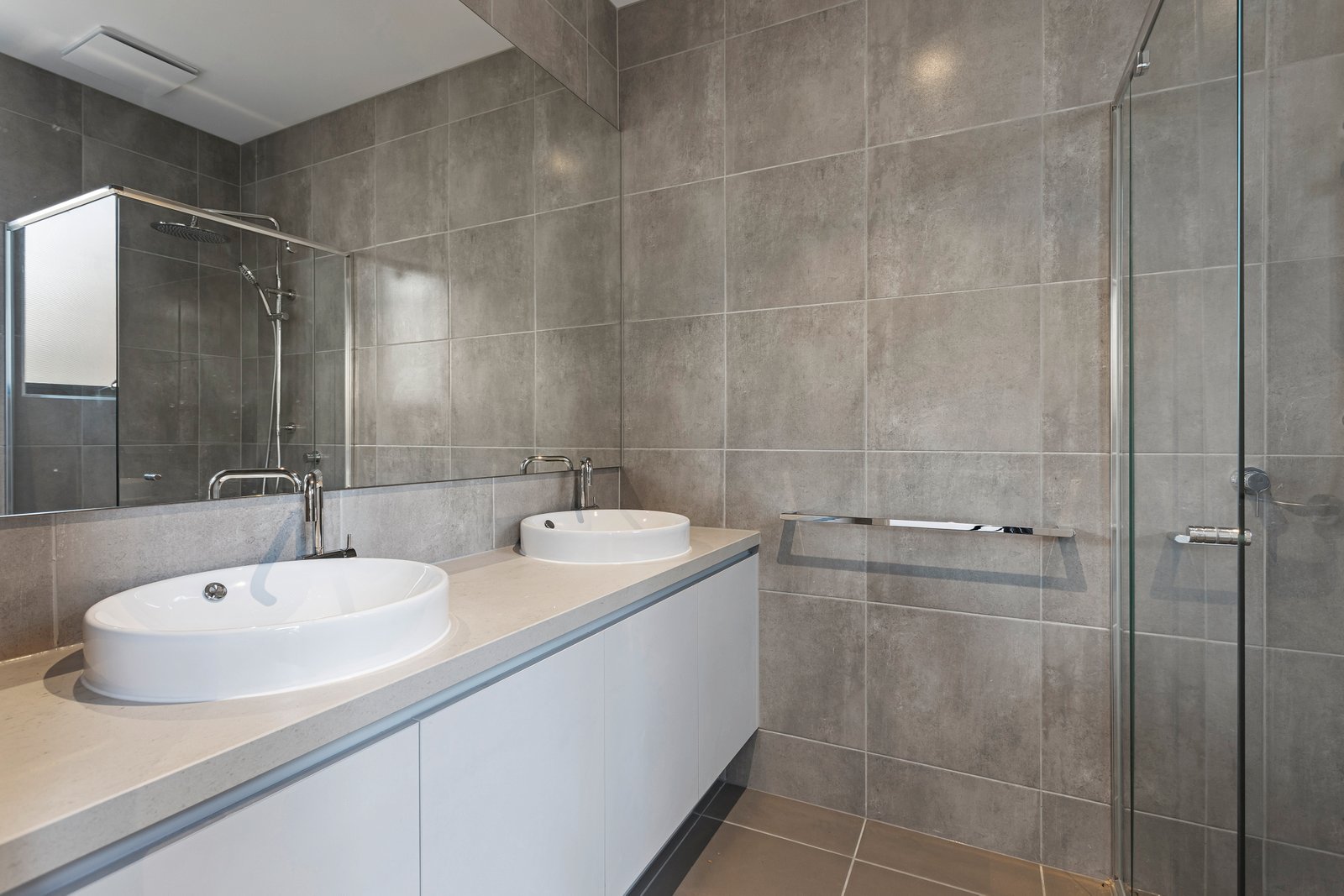 Real Estate and Property in 404B Chesterville Road, Bentleigh East, VIC