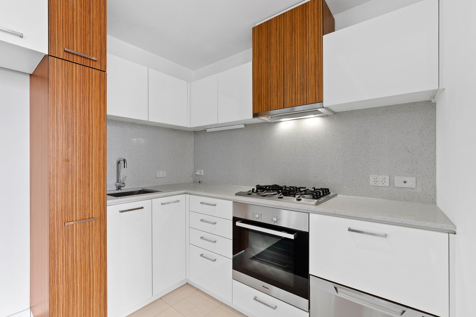 Gallery: 404B/21 Inkerman Street
