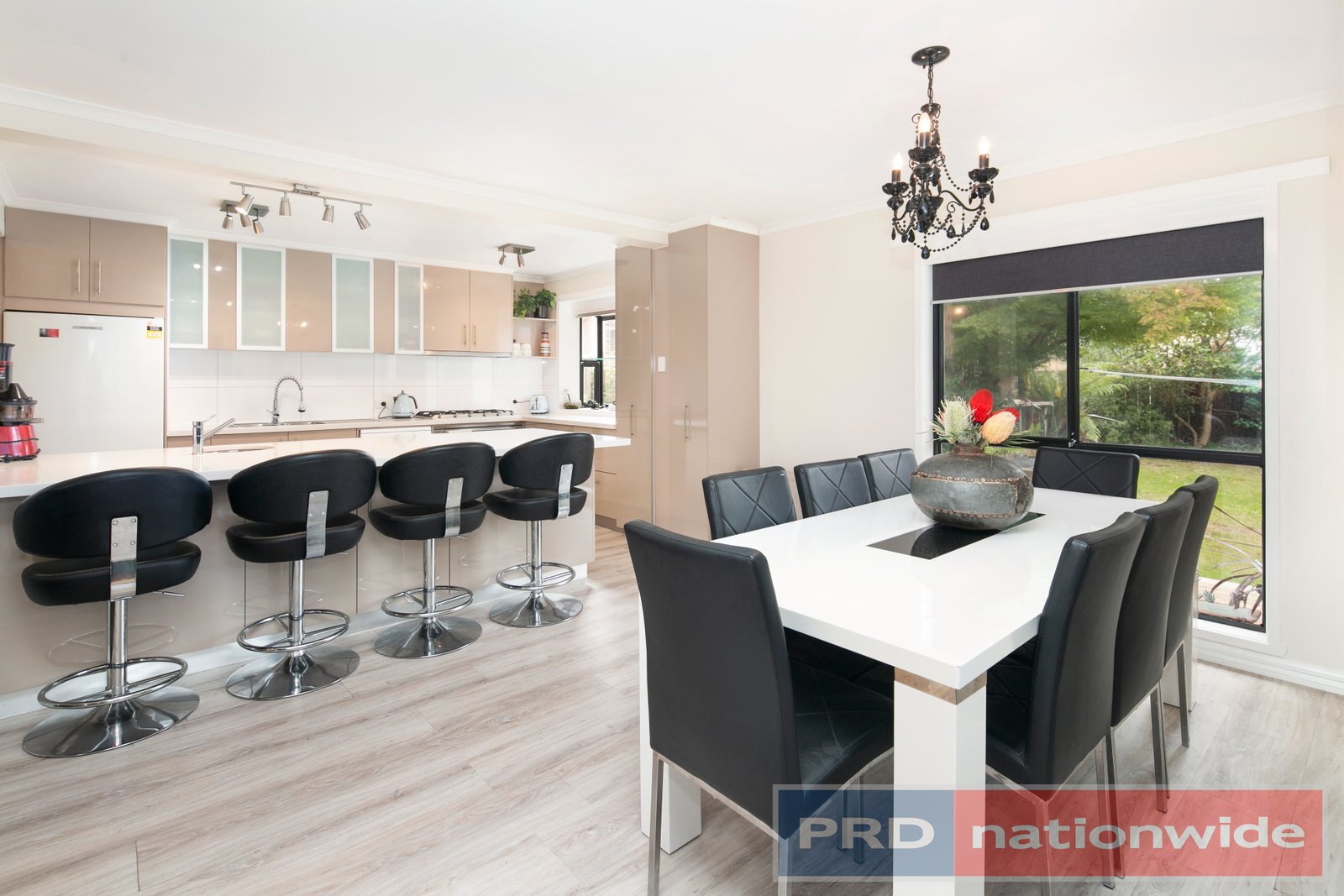 405 Richards Street CANADIAN 8