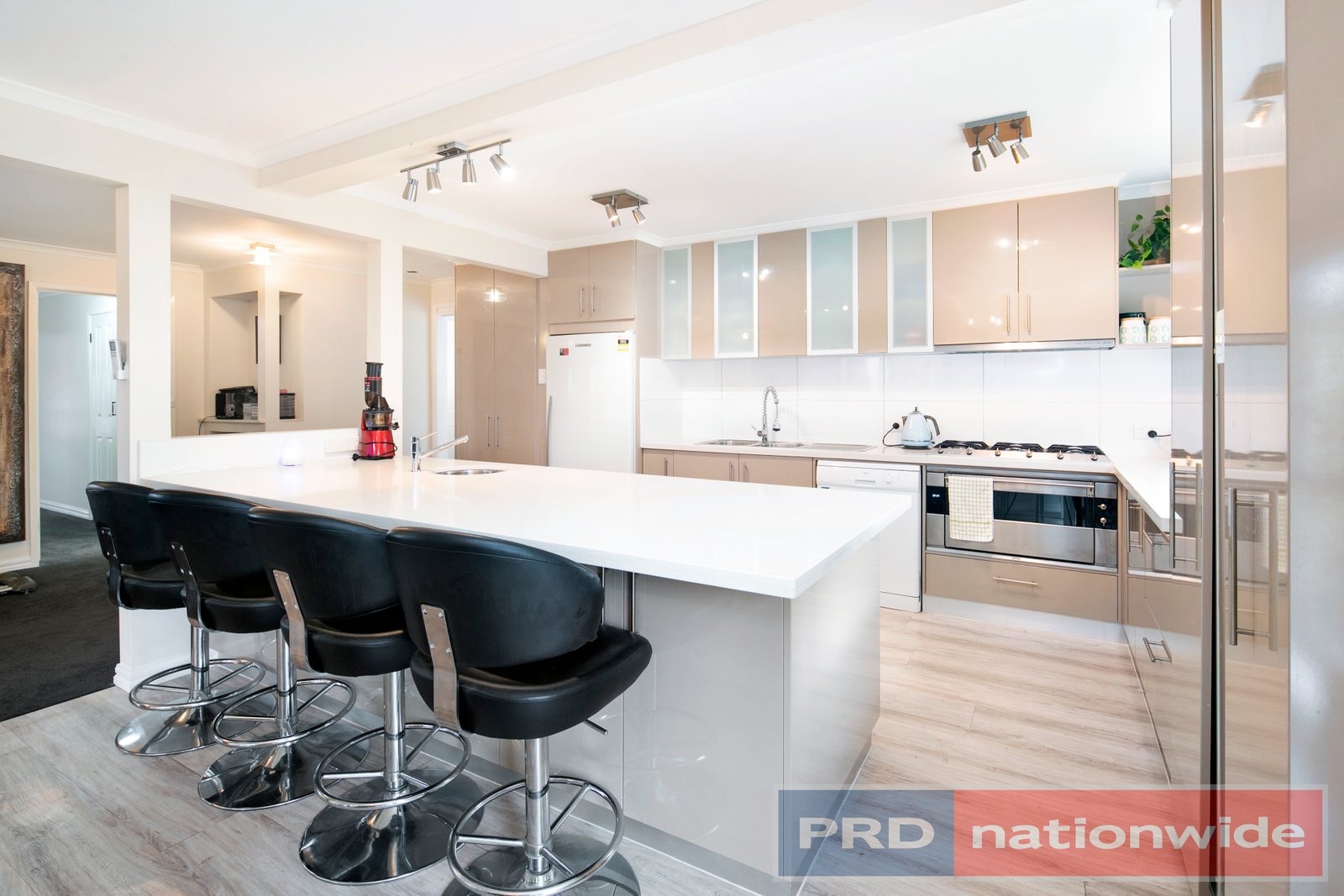 405 Richards Street CANADIAN 10