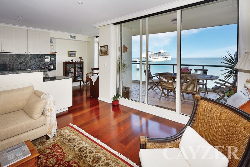 Gallery: 405/127 Beach Street