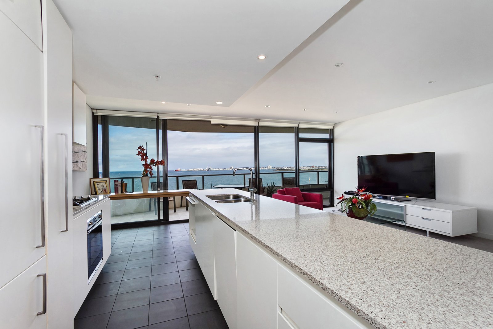 Gallery: 405/155 Beach Street