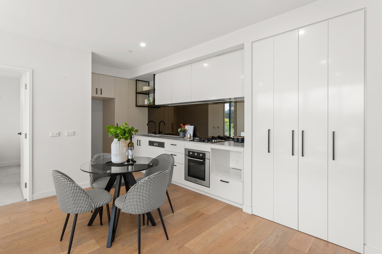 Gallery: 405/28 Swindon Road