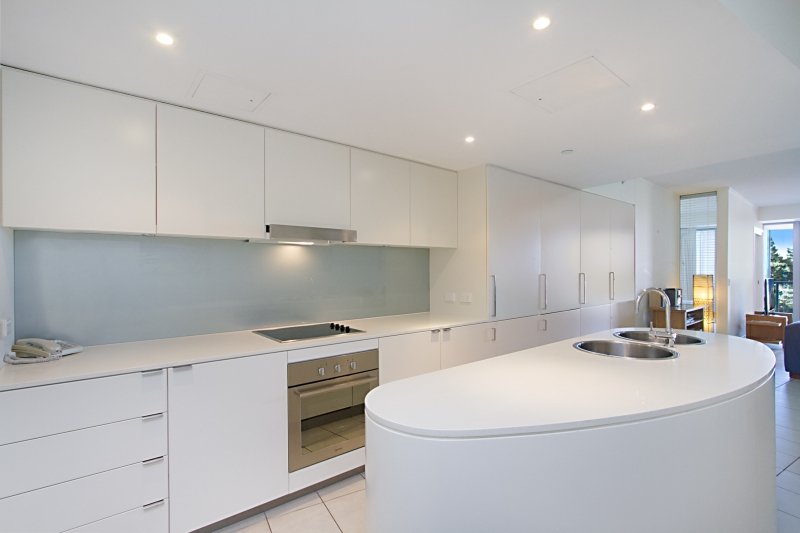 405/3 McLean Street COOLANGATTA 3