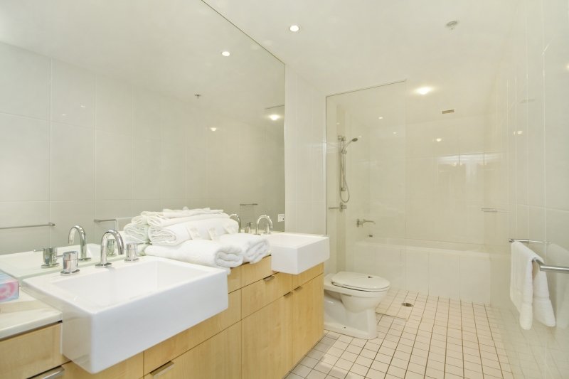 405/3 McLean Street COOLANGATTA 6