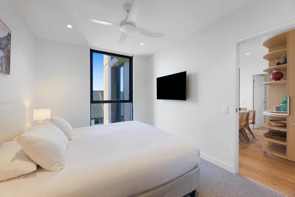 405/4 Seventeenth Avenue Palm Beach 13