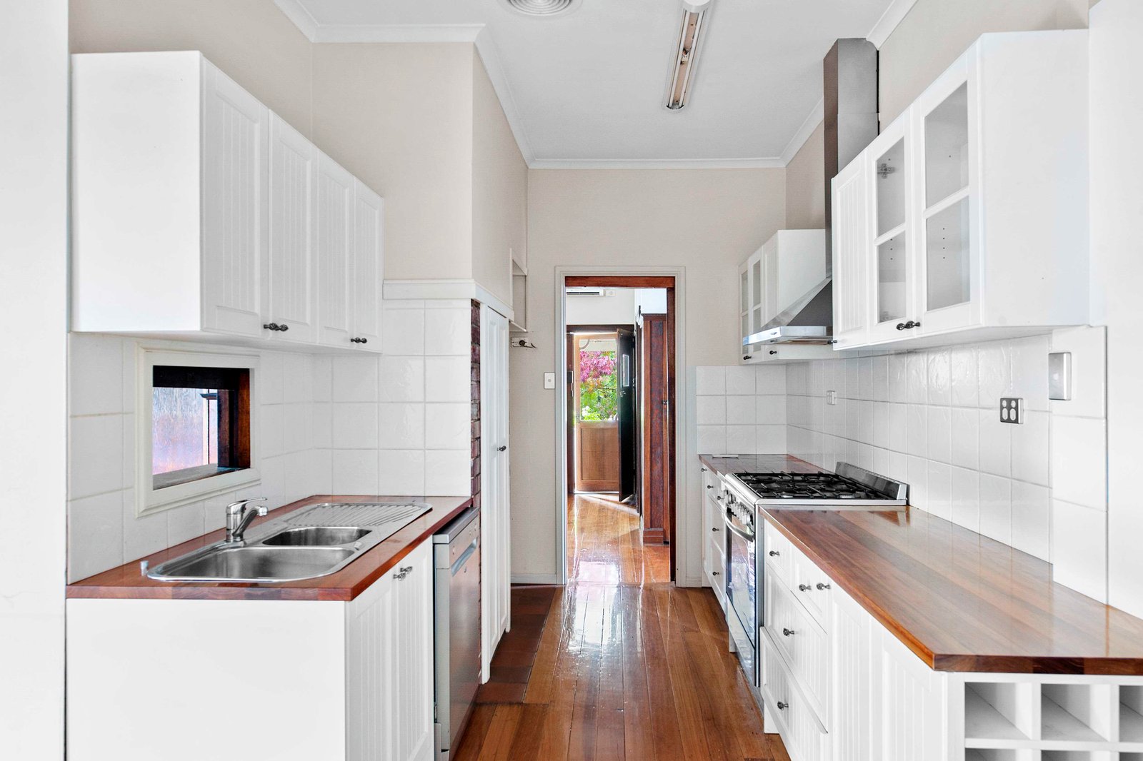Gallery: 406 Raglan Street