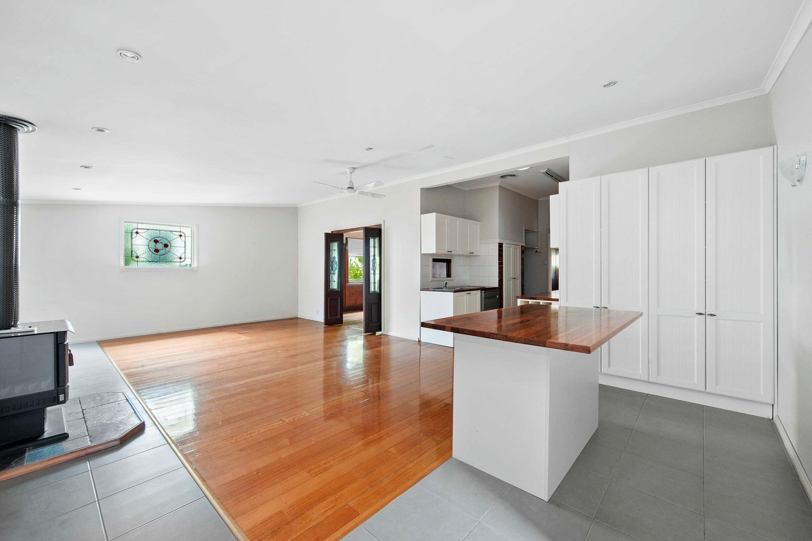 Gallery: 406 Raglan Street South