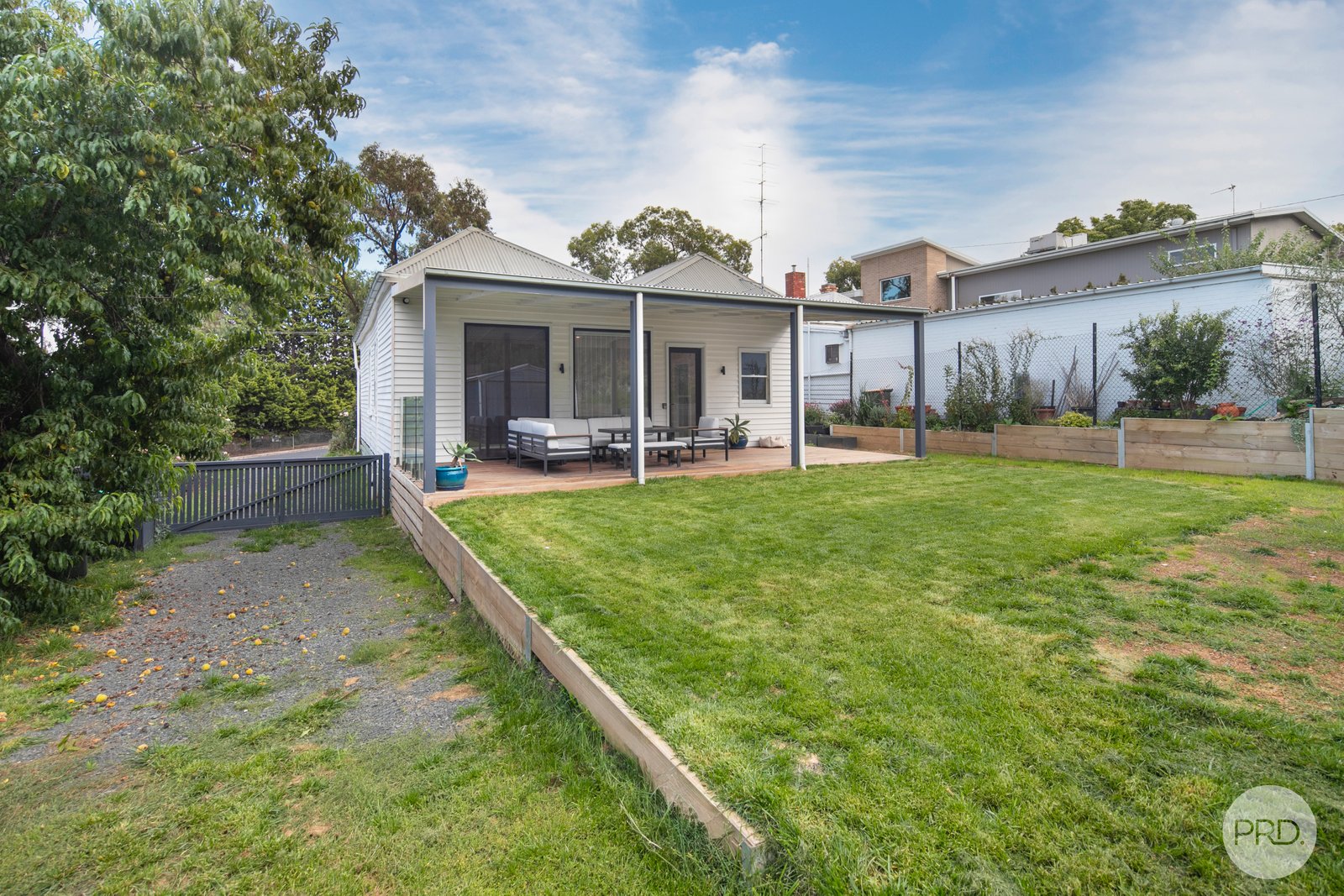 406 Sherrard Street BLACK HILL 16