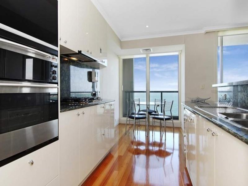 Gallery: 406/127 Beach Street