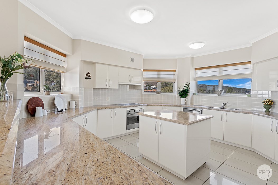 406/2 Messines Street SHOAL BAY 6