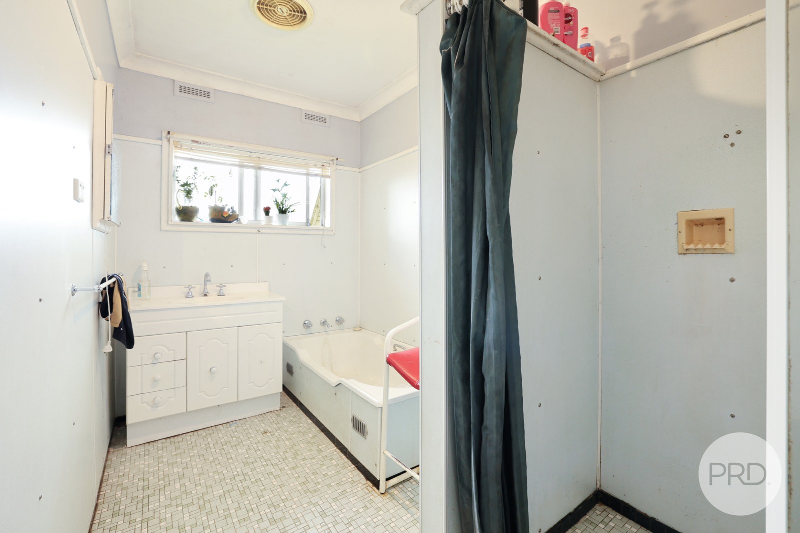 407 Armidale Road TAMWORTH 13