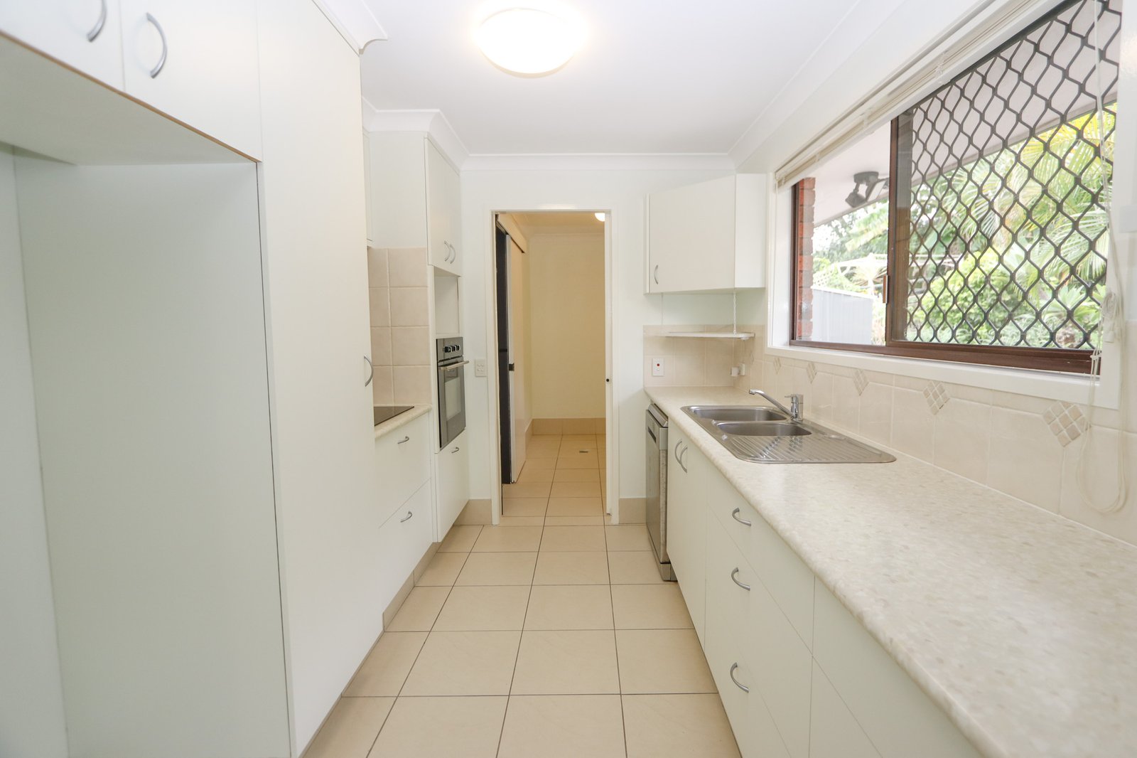 407 Ashmore Road ASHMORE 4